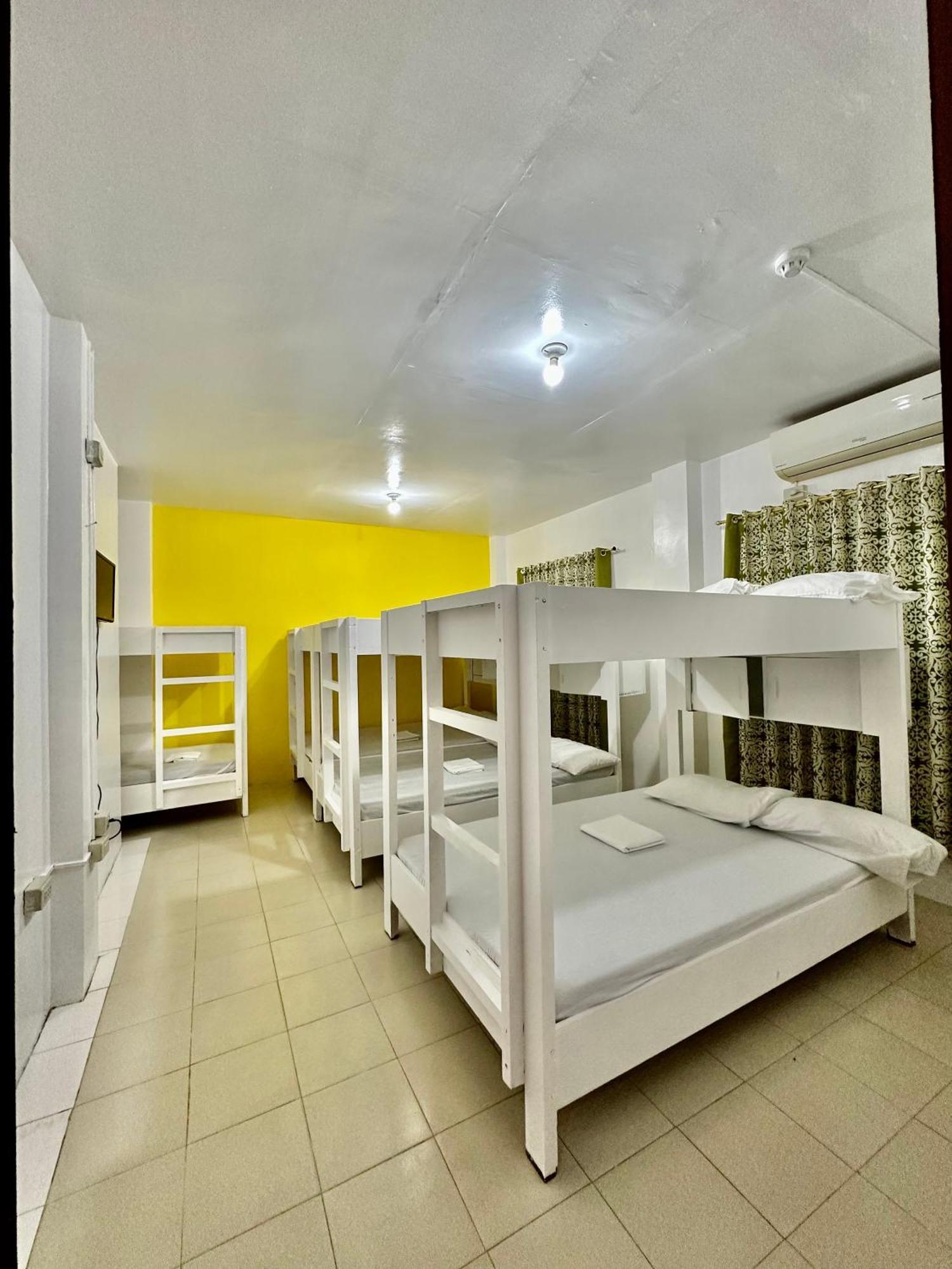 Wendy'S Apartelle Manoc-Manoc Exterior photo