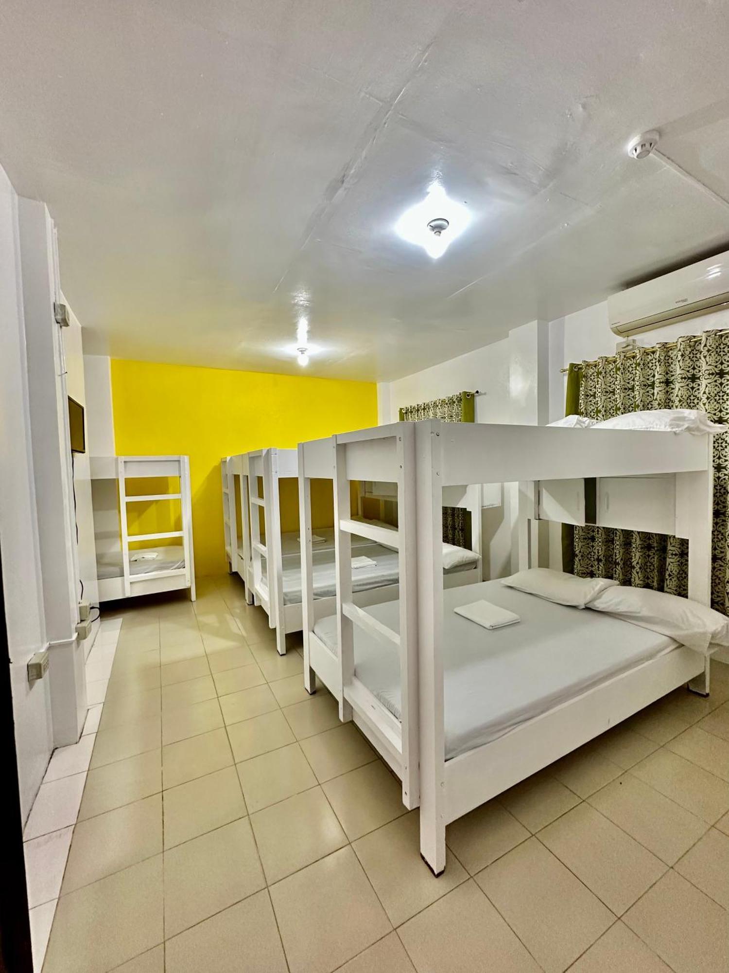 Wendy'S Apartelle Manoc-Manoc Exterior photo
