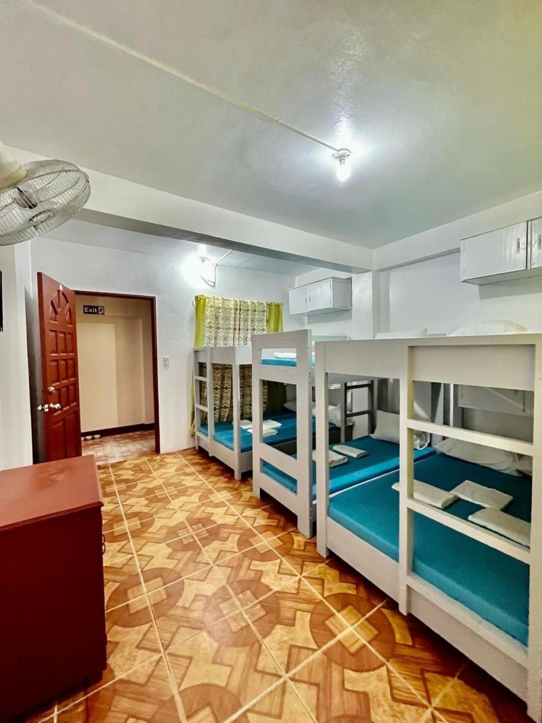 Wendy'S Apartelle Manoc-Manoc Exterior photo