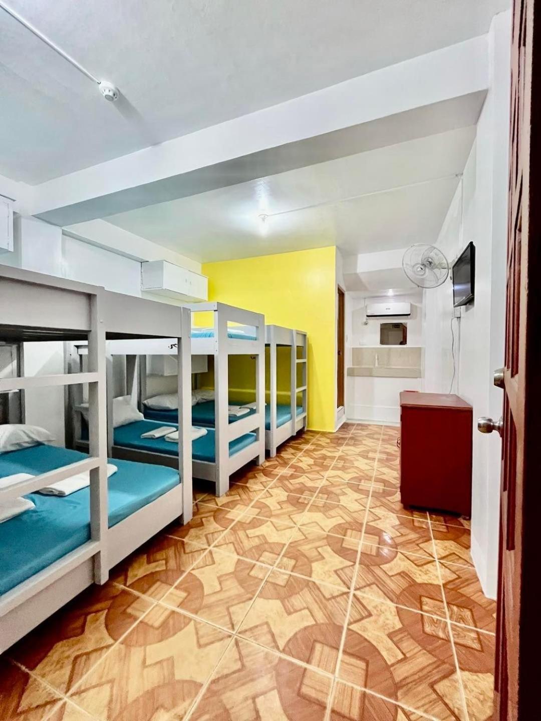 Wendy'S Apartelle Manoc-Manoc Exterior photo